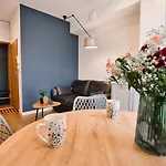 Flower Blue By Housine * זאטור